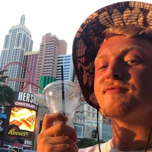 Meet your Posher, Chris